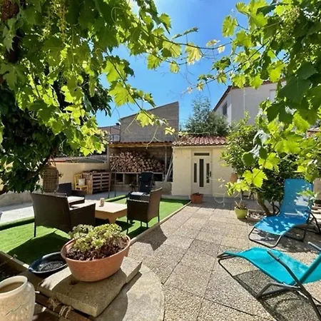 Maison Climatisée 5 Pièces Avec Jardin Privé Et Parking, Proche Gare Et Centre à Argelès-sur-mer - Fr-1-388-217
